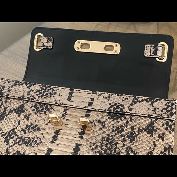 Coach Embossed Exotic Leather Swagger Wallet - Picture 4 of 9